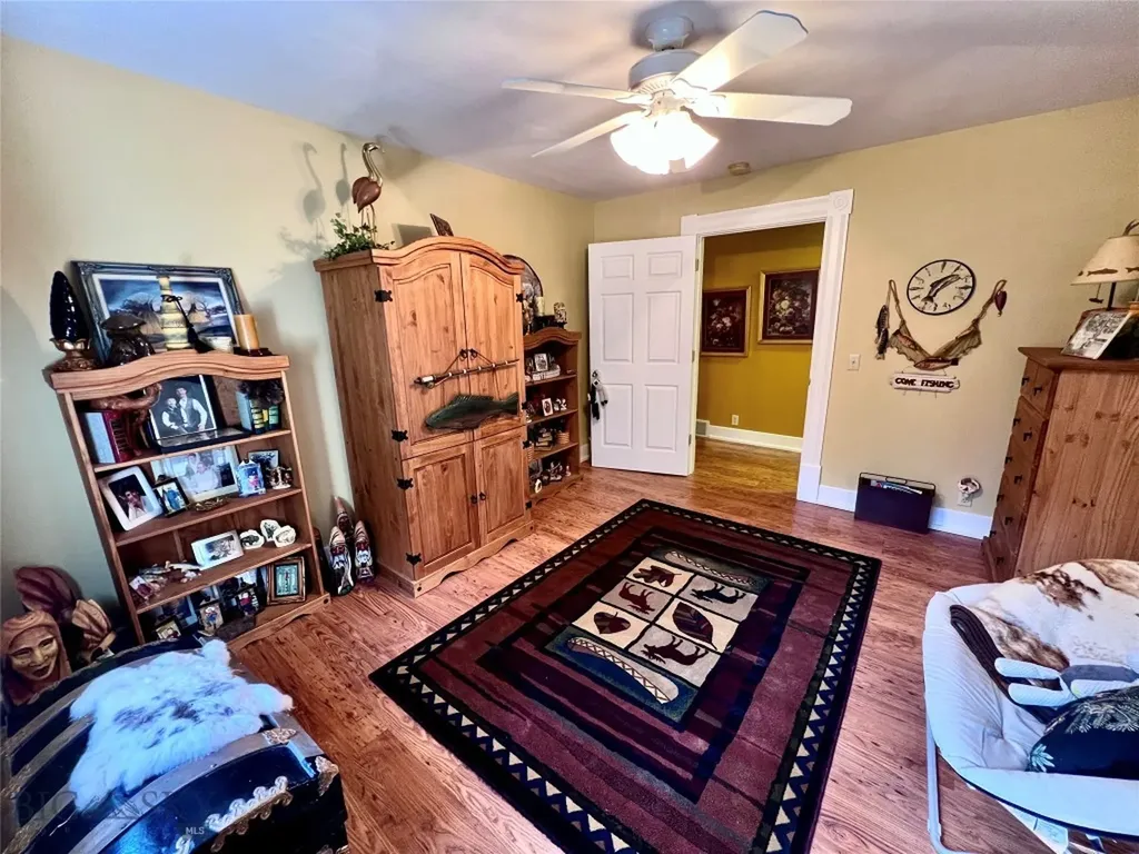 208 4th Lincoln MT 59639