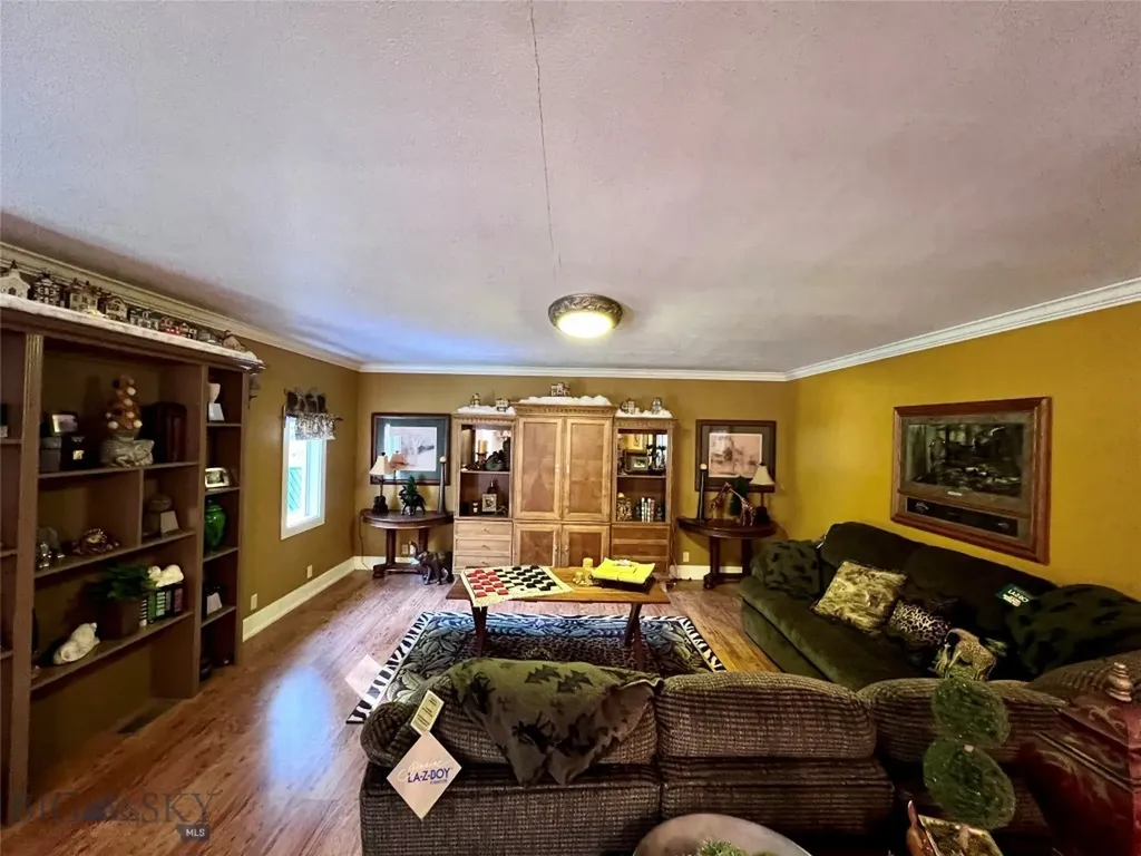 208 4th Lincoln MT 59639