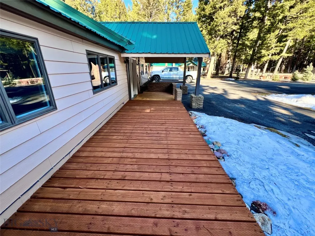 208 4th Lincoln MT 59639