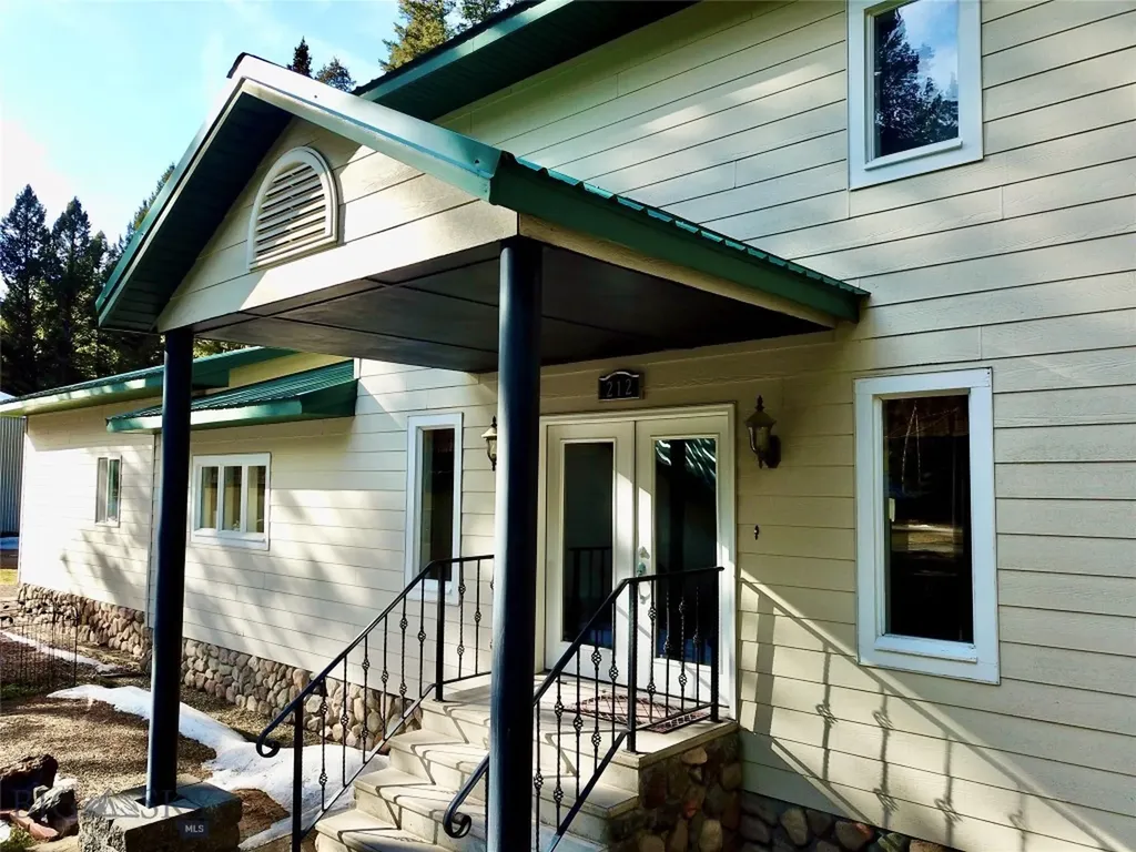 208 4th Lincoln MT 59639