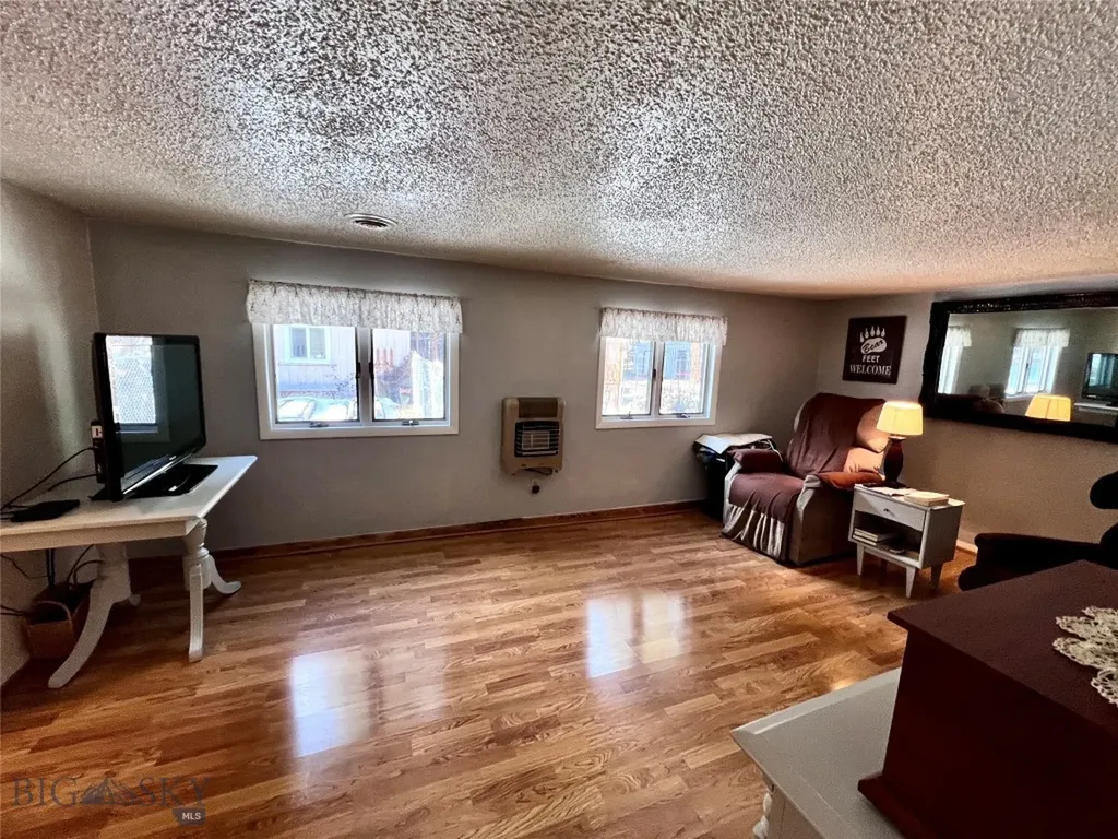 208 4th Lincoln MT 59639