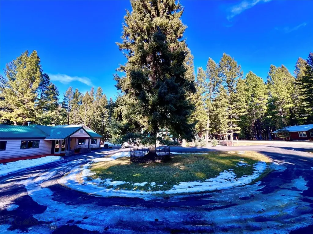 208 4th Lincoln MT 59639