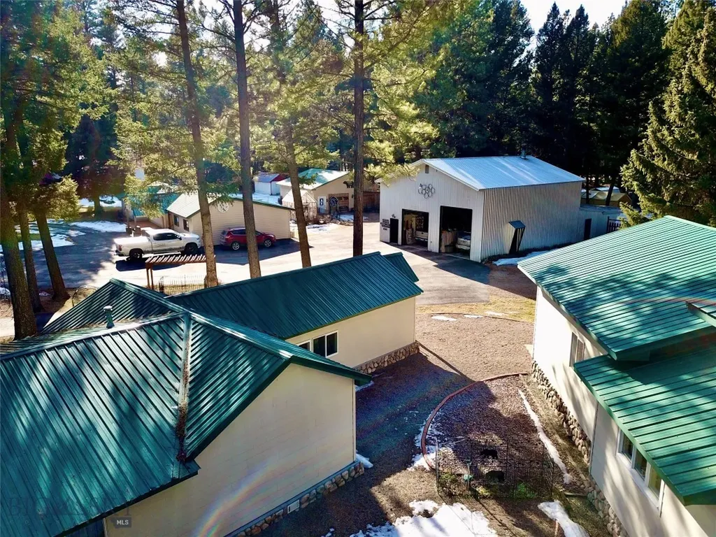 208 4th Lincoln MT 59639