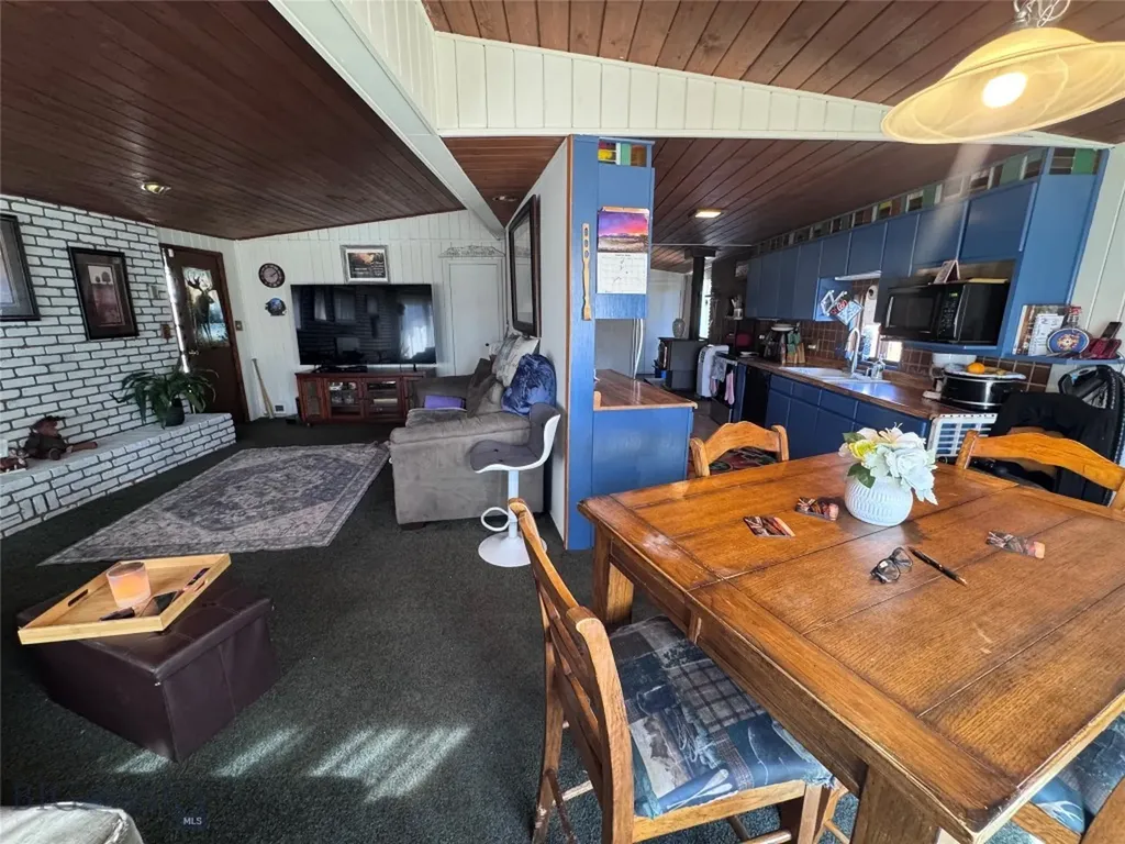 1353 Dewey Butte MT 59701