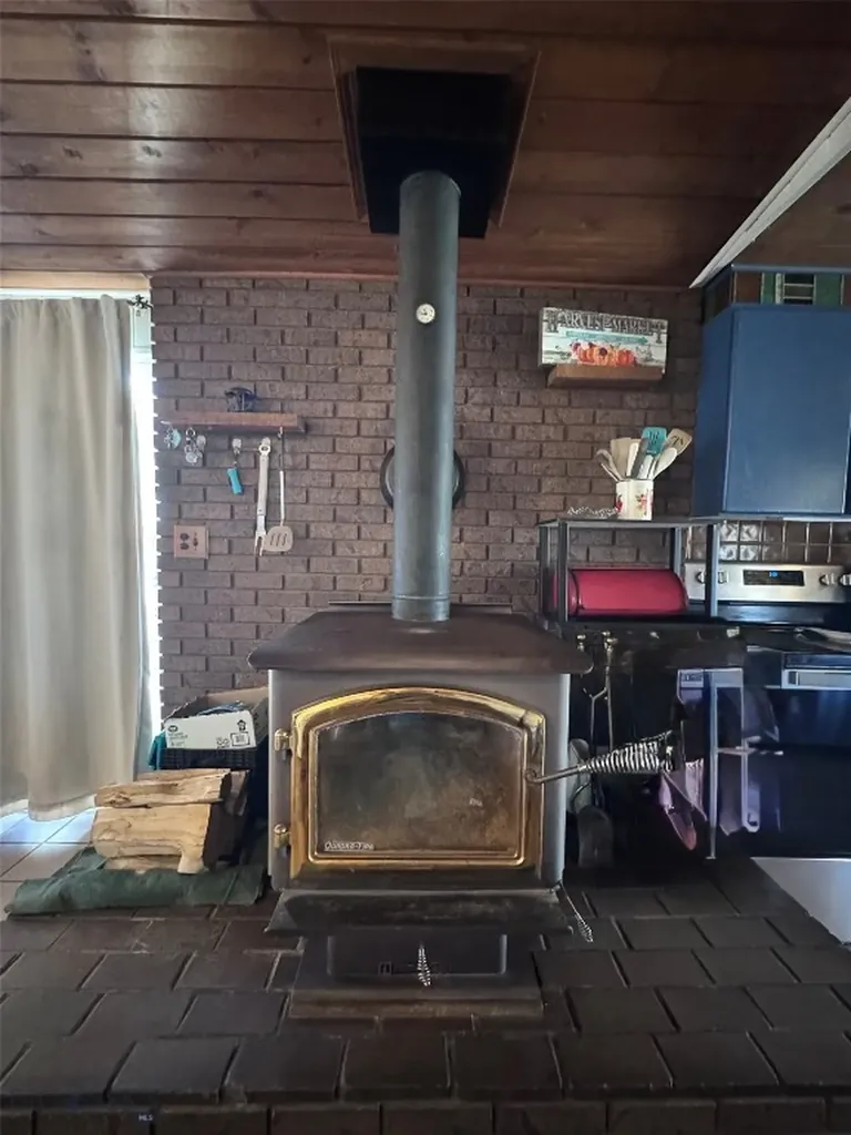 1353 Dewey Butte MT 59701