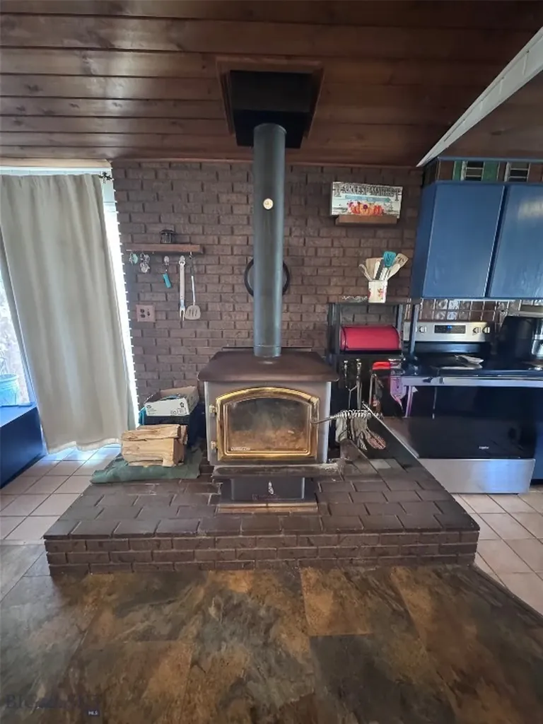 1353 Dewey Butte MT 59701