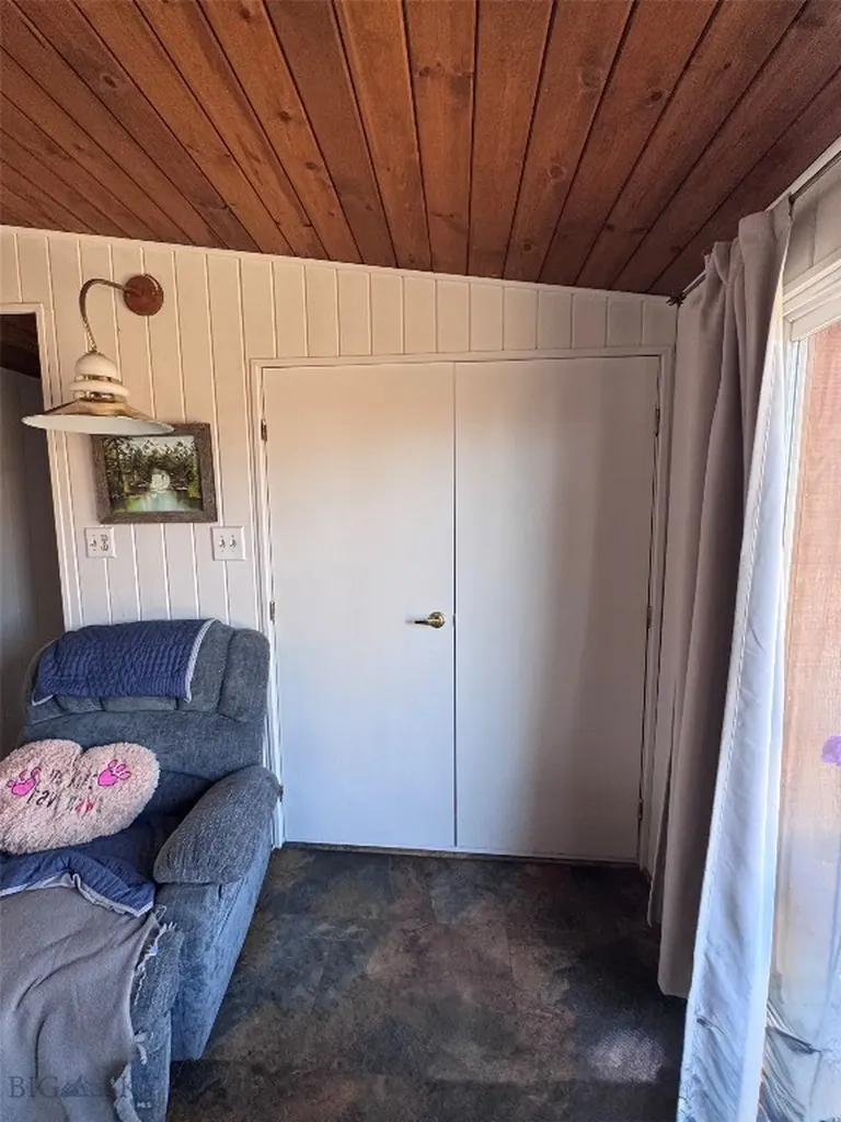 1353 Dewey Butte MT 59701