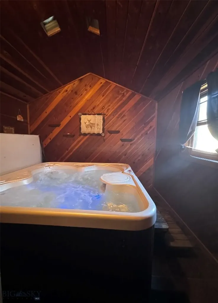 1353 Dewey Butte MT 59701