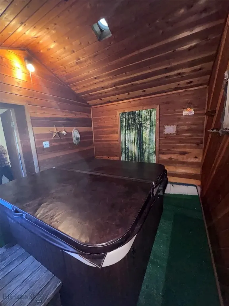 1353 Dewey Butte MT 59701