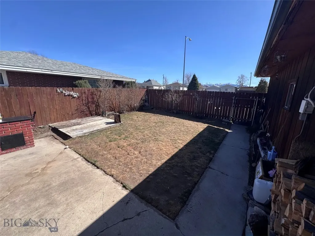 1353 Dewey Butte MT 59701