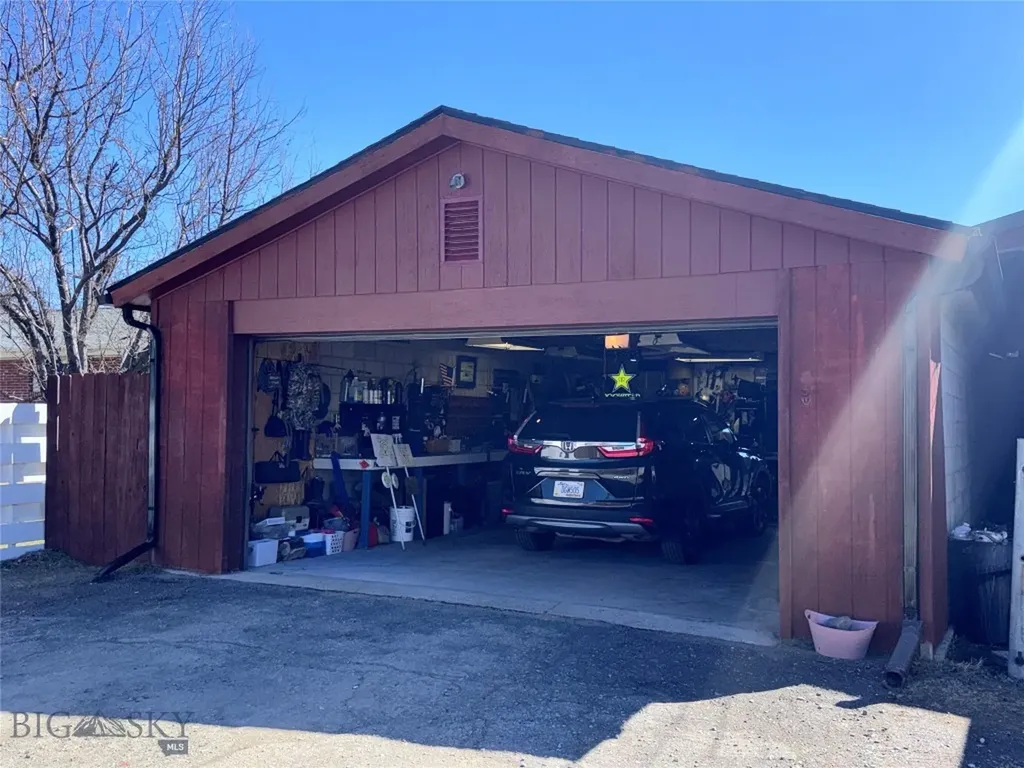 1353 Dewey Butte MT 59701