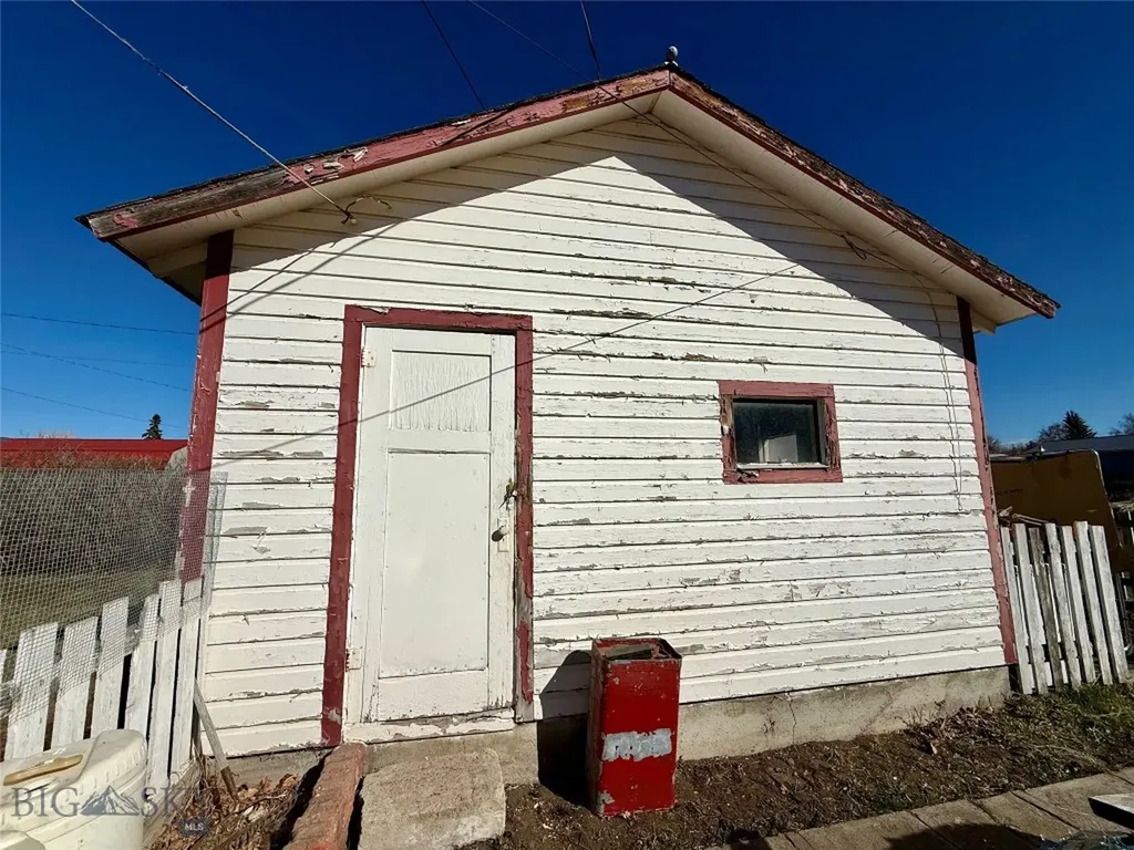 227 Kohrs Street Deer Lodge MT 59722