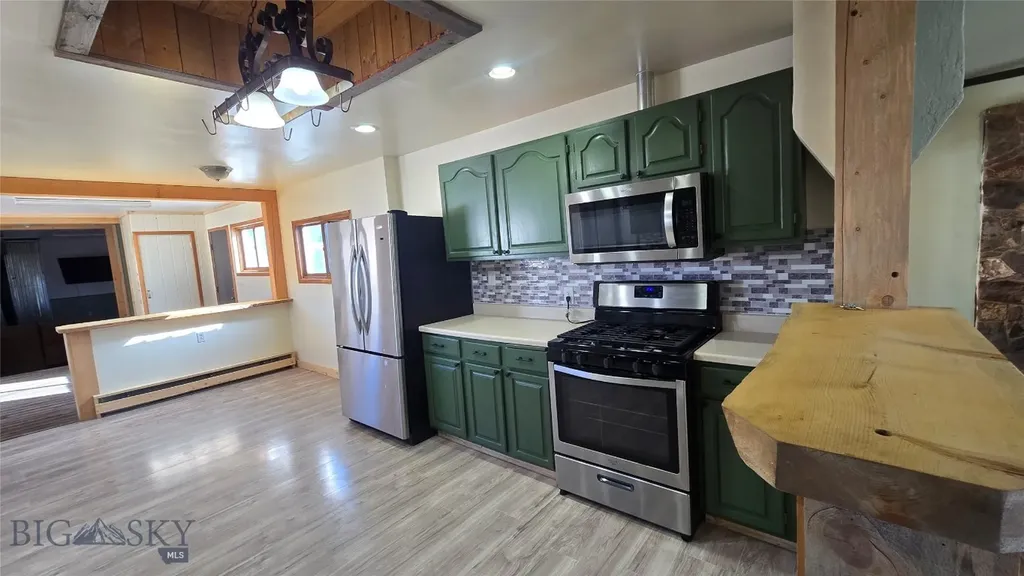 5 Front Street Alder MT 59710