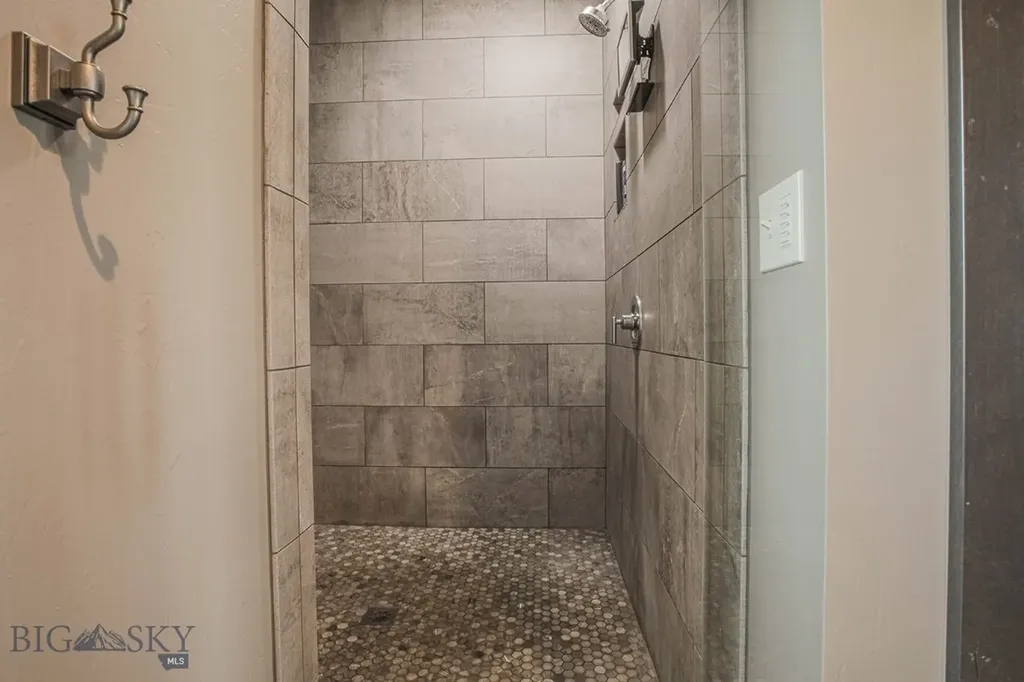 11 Howard Beer Road Clancy MT 59634