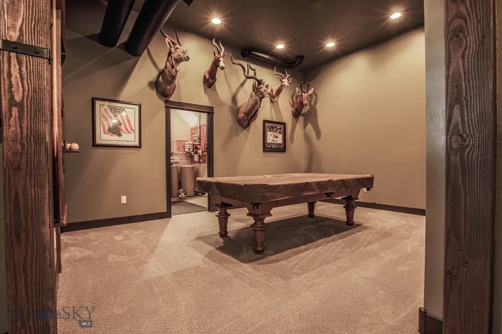 11 Howard Beer Road Clancy MT 59634