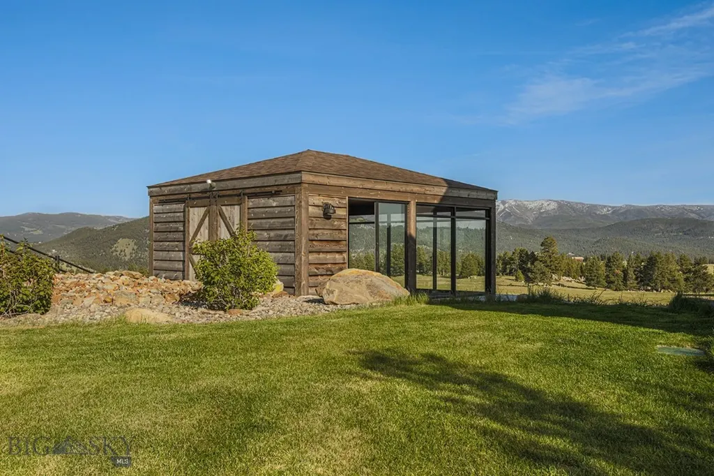 11 Howard Beer Road Clancy MT 59634