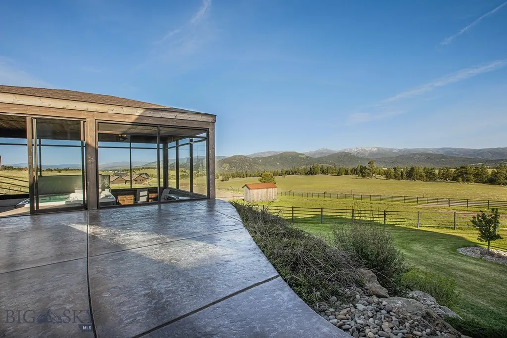 11 Howard Beer Road Clancy MT 59634