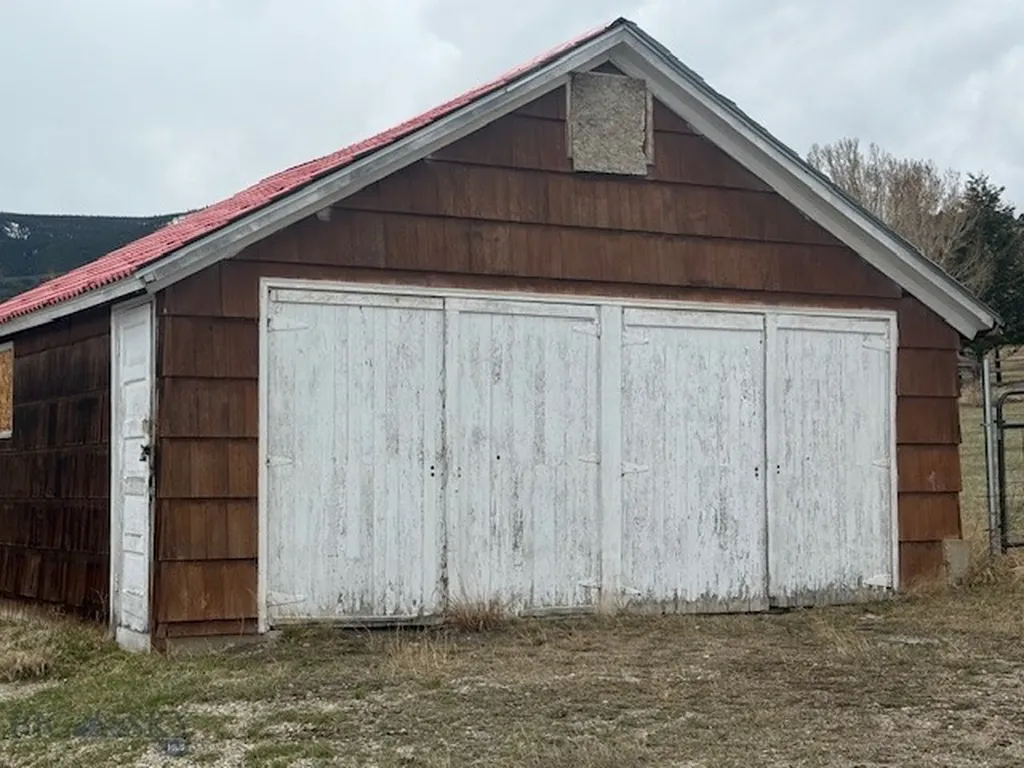 29 Cougar Drive Anaconda MT 59711