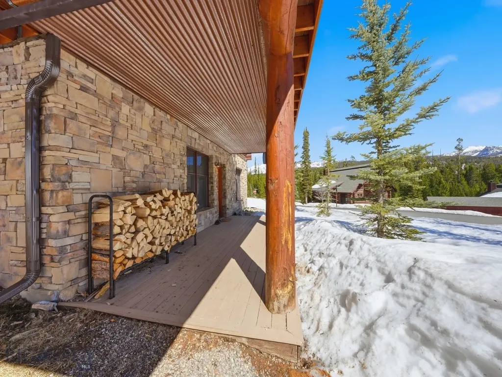 2 Rose Bud Loop Big Sky MT 59716