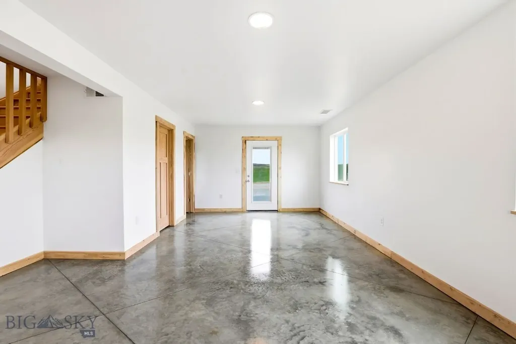 2 Saddle View Circle Three Forks MT 59752