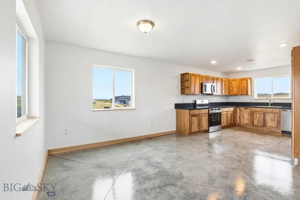 2 Saddle View Circle Three Forks MT 59752