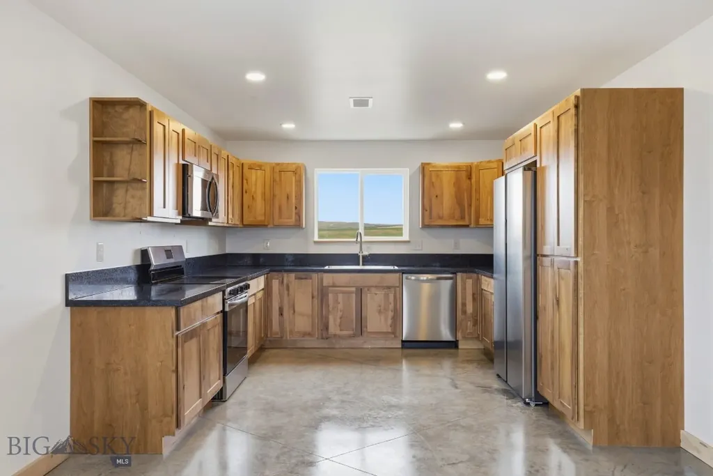 2 Saddle View Circle Three Forks MT 59752