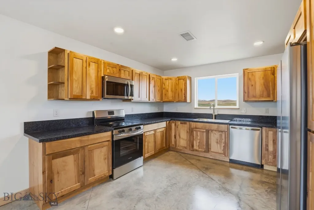 2 Saddle View Circle Three Forks MT 59752