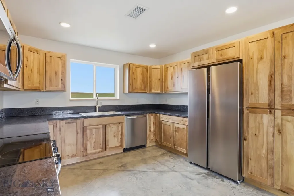 2 Saddle View Circle Three Forks MT 59752