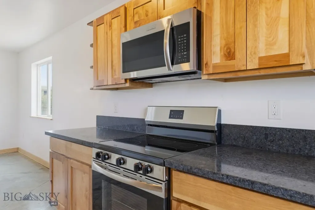 2 Saddle View Circle Three Forks MT 59752