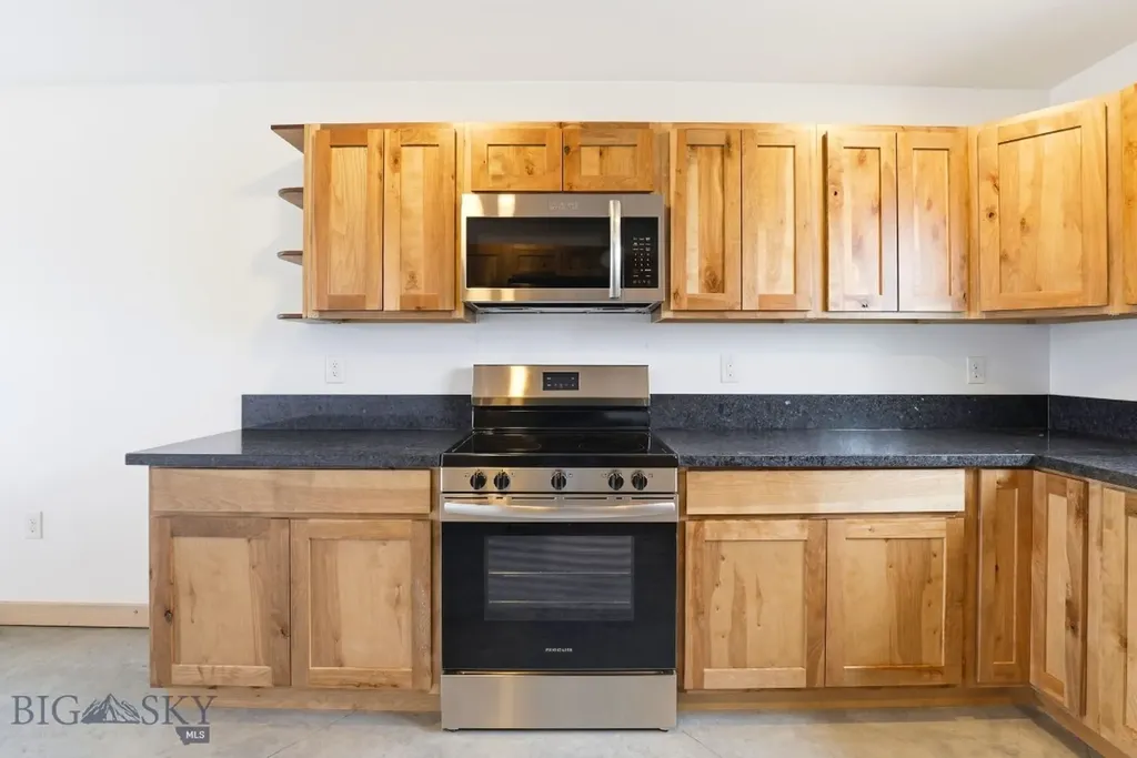 2 Saddle View Circle Three Forks MT 59752
