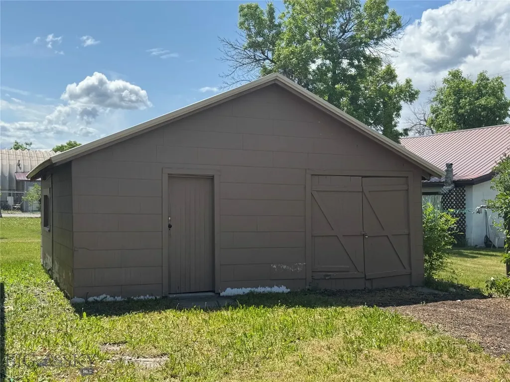 18 Busha Street Big Timber MT 59011