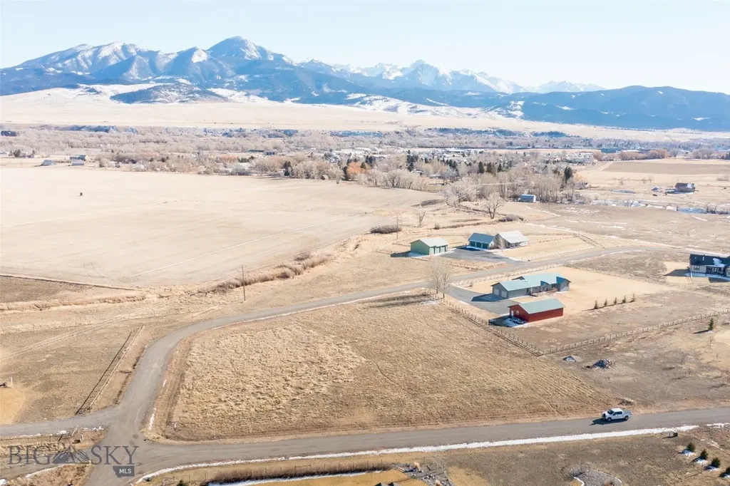 17 W Point Livingston MT 59047
