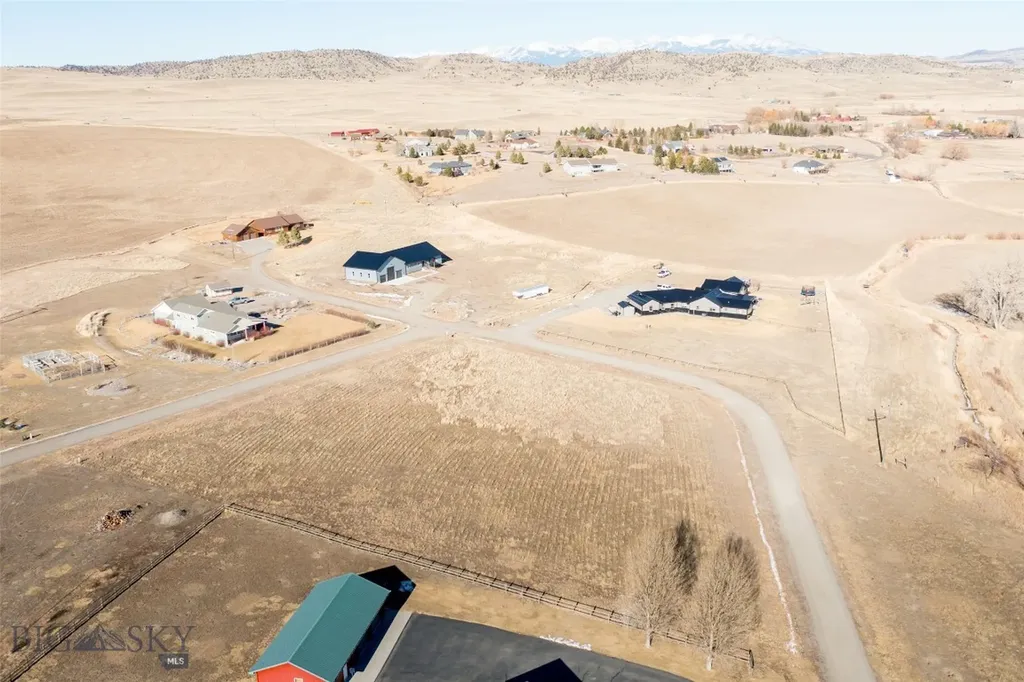 17 W Point Livingston MT 59047