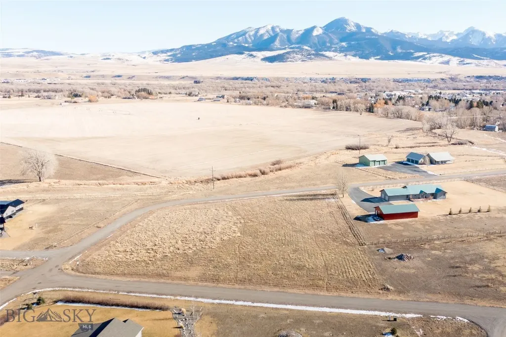 17 W Point Livingston MT 59047