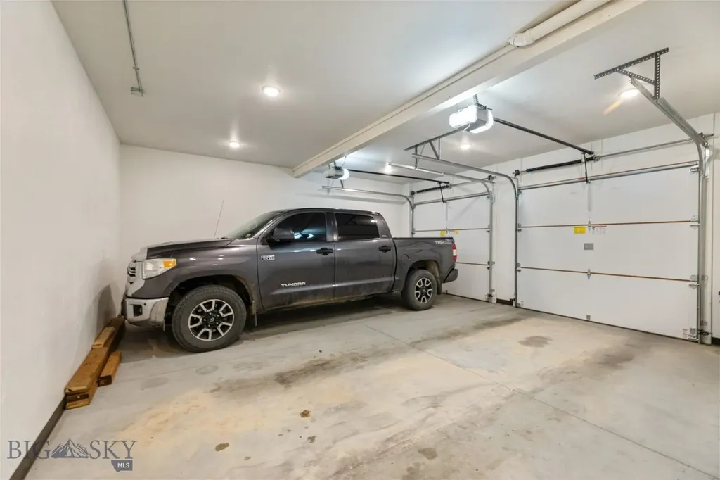 95 Foothill Trail Ennis MT 59729
