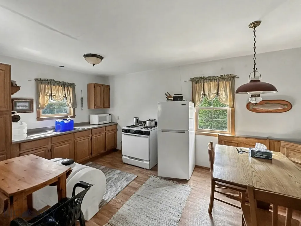 30 Bunks Trail Ennis MT 59729