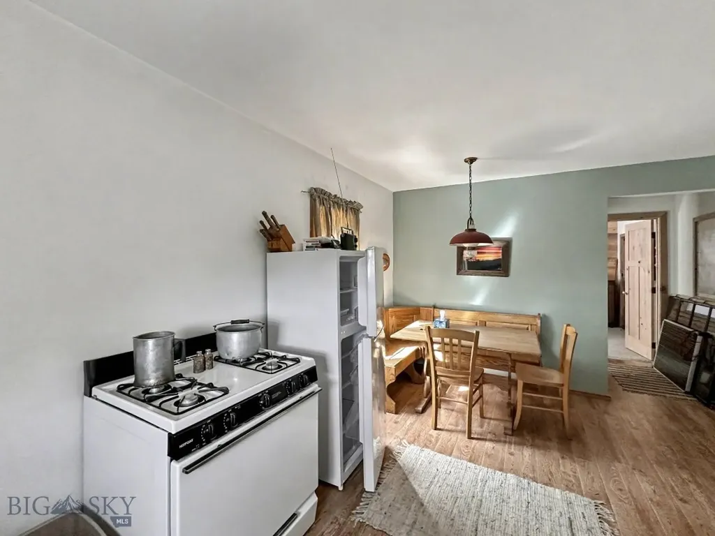 30 Bunks Trail Ennis MT 59729