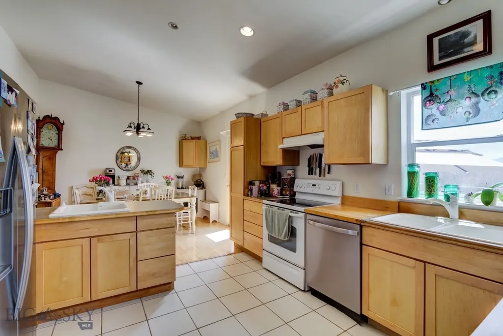 4 Elk Hills Road Sheridan MT 59749