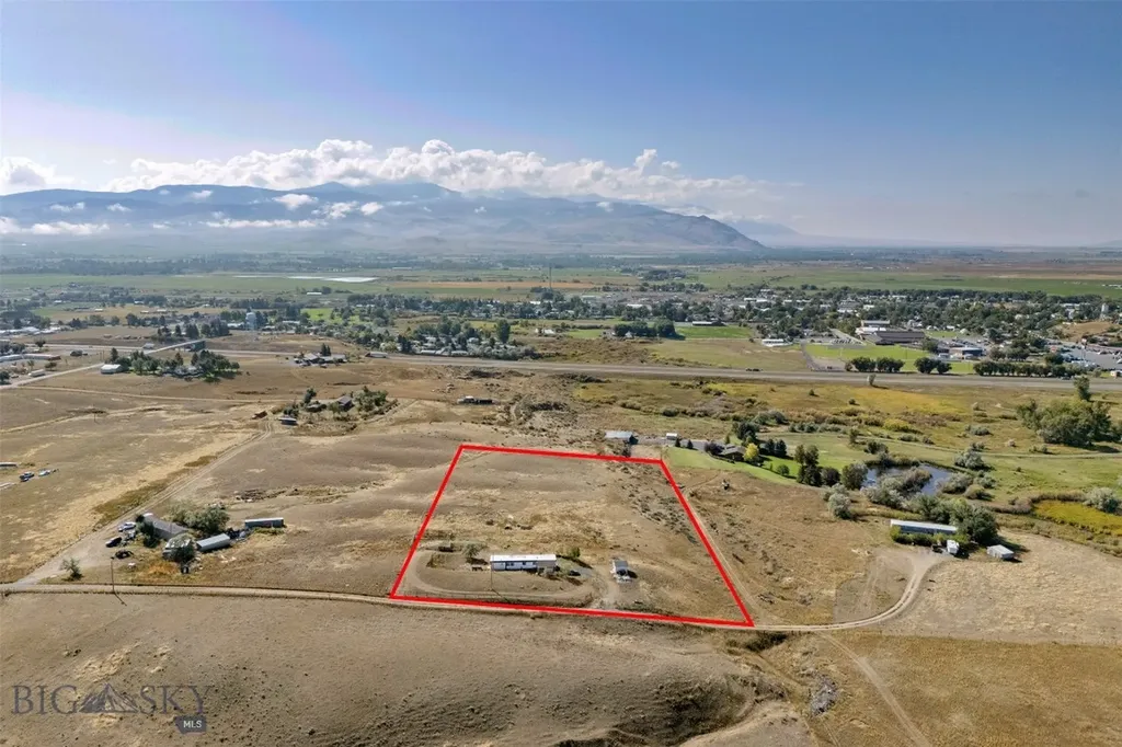 23 Holdsworth Road Whitehall MT 59759