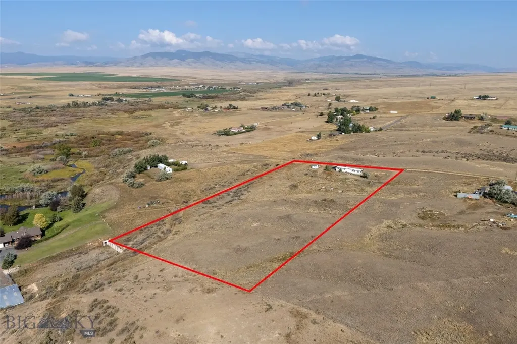 23 Holdsworth Road Whitehall MT 59759
