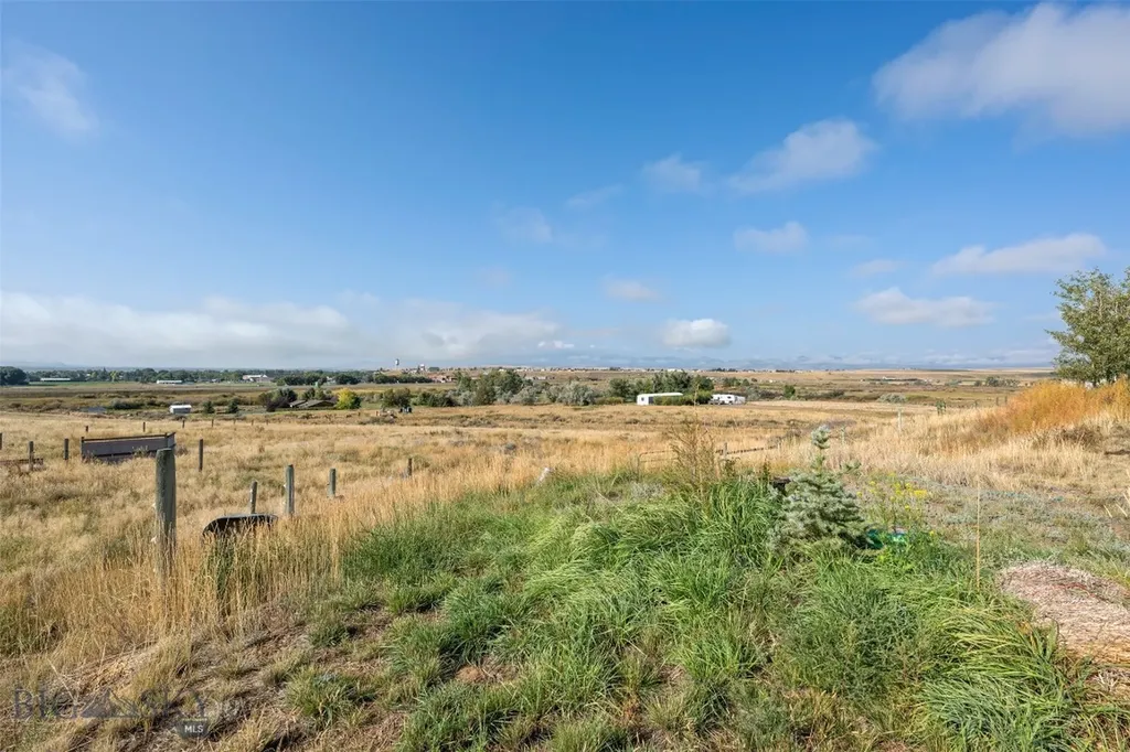 23 Holdsworth Road Whitehall MT 59759