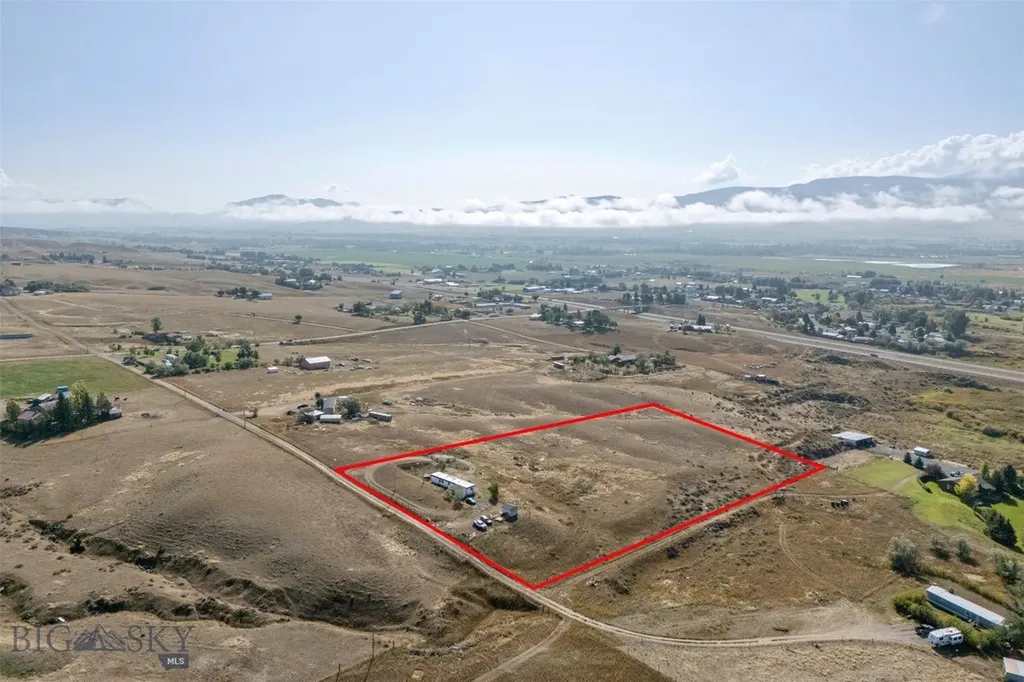 23 Holdsworth Road Whitehall MT 59759