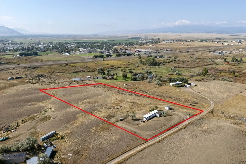 23 Holdsworth Road Whitehall MT 59759