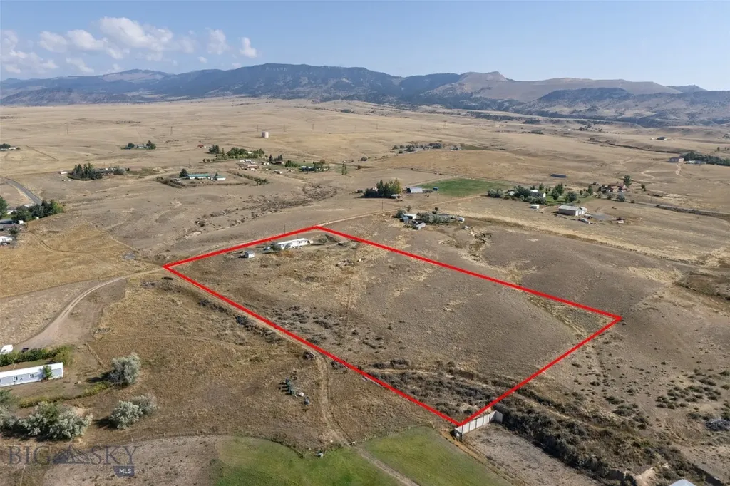 23 Holdsworth Road Whitehall MT 59759