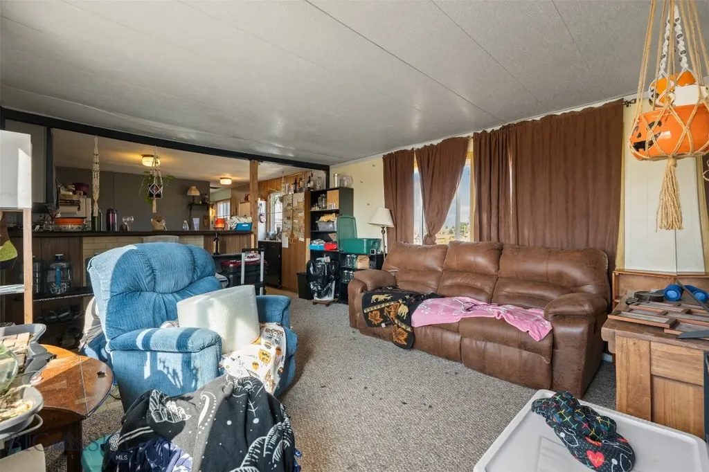 23 Holdsworth Road Whitehall MT 59759