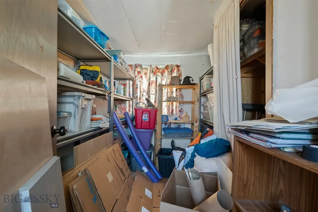 23 Holdsworth Road Whitehall MT 59759