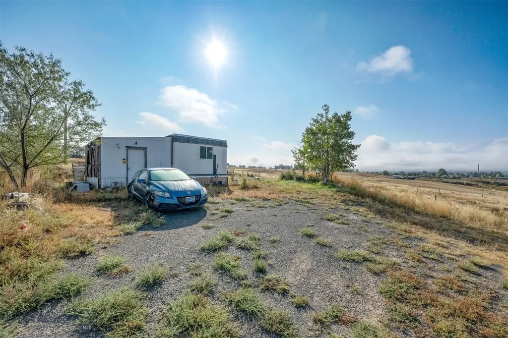 23 Holdsworth Road Whitehall MT 59759