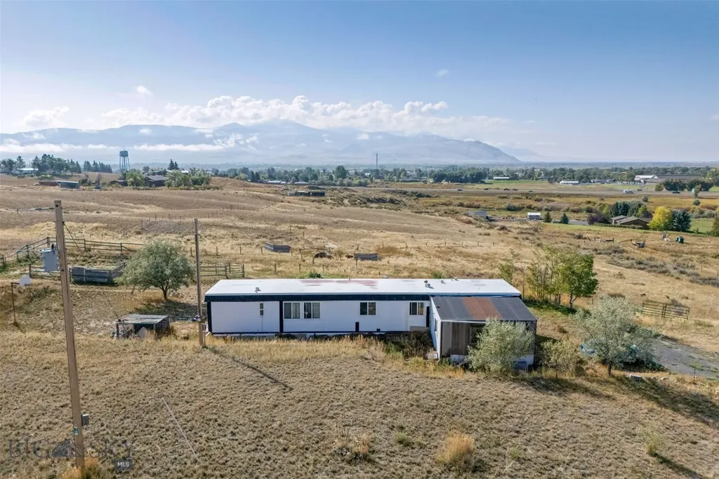 23 Holdsworth Road Whitehall MT 59759