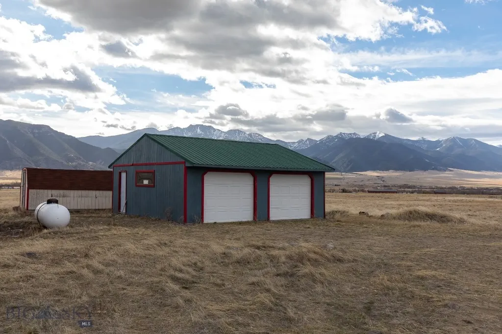 1406 Jack Rabbit Lane Whitehall MT 59759