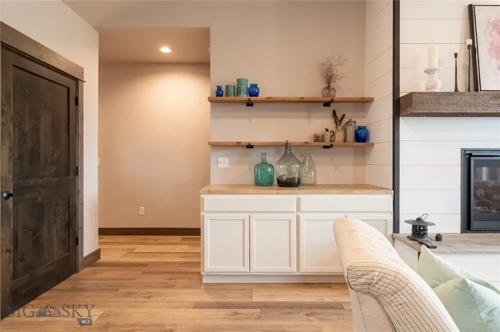 100 Colony Manhattan MT 59741